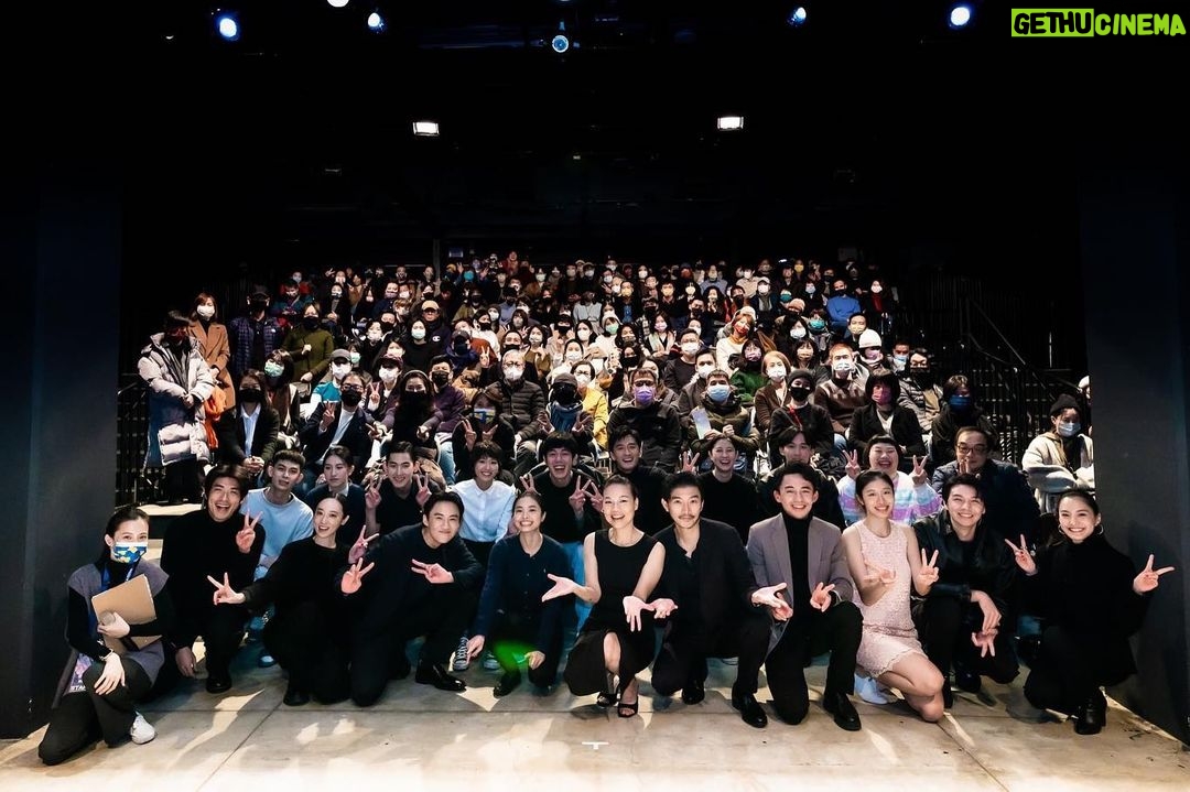 Diane Lin Instagram - 與閃閃發光的靈魂們,一起走了一段奇幻旅程,實在備感榮幸,謝謝你們為我的2022年增添了許多美麗的色彩。 謝謝台北電影節 @taipeiff ,謝謝恒安無微不至的照顧,謝謝經紀人幫懶洋洋的我報名,才有機會走這一遭,也謝謝你們讓我做自己。謝謝我的安心小隊讓我可以安心地存在著。 謝謝易導的教導與提點,受益良多。感謝我的夥伴曾同學 @benjamin_tsang,你是耀眼的星星。謝謝每一位同學毫不保留的分享,你們炙熱的心,照亮了這條路,所以感受不到一絲孤單。 世界上真的會有一件事,可以越學越難,越學越覺得不會,但你還是好想往更深更深的地方走去,一探究竟,驚濤駭浪但卻充滿勇氣,而表演就是一個如此奇妙的存在。 最後謝謝命運,雖偶有埋怨,但仍然堅信一切都是最好的安排。