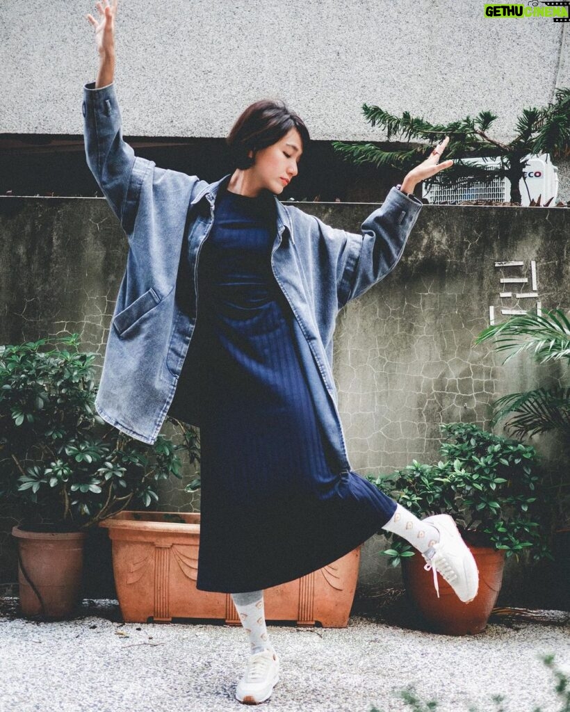 Diane Lin Instagram - 大獲好評的外套是黛瑩的二手衣，去年穿了一整個冬天，今年也打算繼續這麼做。 Photo by @reno.yuchin #NIKEOOTD
