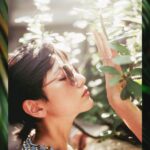 Diane Lin Instagram – 戴太陽眼鏡，從不是因為陽光太過刺眼，而是因為可以用濾鏡看看世界，好像多了一種「現實以外」的選擇。

Michael Kors這支眼鏡看出去的世界，是盛夏的黃昏，是颱風來臨前的晚霞，都是夏天最浪漫的時刻；鏡片透光的棕色，保留了一些真實，使我不至於迷失在虛實之間，方大的外框，完美搭配我此刻復古的短髮，只在小林眼鏡獨家販售，替它增添了一點神秘又獨特的色彩。

謝謝Michael Kors幫我滿足了這個小小心願，只要戴起眼鏡，就來到一天我最喜歡的時刻。夏天實在好熱，但此時的我，因能遊走在夢境與現實間，而多了一個喜愛它的理由。

#MichaelKorseyewear
#小林眼鏡獨家銷售