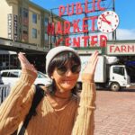 Diane Lin Instagram – 觀光客系列：

「我與派克市場！」

在米國遇到最多人的地方，堪比內湖好市多，雖然沒有五十塊的熱狗堡加可樂，但瑕不掩瑜；俯瞰港口的景色有一千分，本來想看夕陽但等到20:30都還豔陽高照，只好作罷。下次再來！

六月還可以穿高領，很是愉快。 Pike Place Market