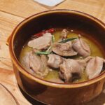 Diane Lin Instagram - 又要到晚餐時間了🍚 亂存的小店 驚喜地好吃 有英文菜單實在太好了 每道菜的盤子都不一樣而且很可愛 圖片說明 1. 第一名提拉米蘇放第一張（那個盤子是不是太美了） 2. 油封雞胗 3. 四種沖繩特色菜（套餐可選的前菜，非常推） 4. 煙燻起司與橄欖 5. 沖繩豬香腸 6. 豬肩排 溫暖滿足的一餐 做個紀錄順便分享 如果大膽嘗試 通常會有意外的驚喜發生喔