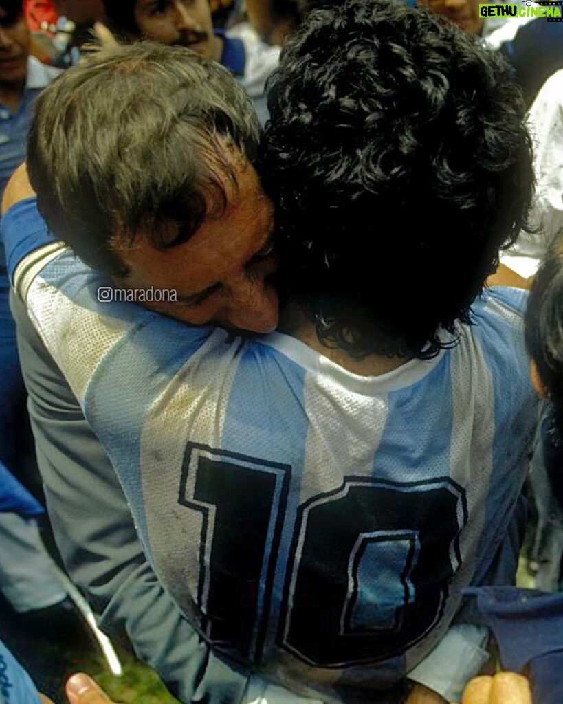 Diego Maradona Instagram - Aquellas personas que han conseguido grandes logros se han destacado, entre otras cosas, por su pasión e intensidad. Feliz cumpleaños al querido Carlos Salvador Bilardo ⭐🇦🇷