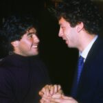 Diego Maradona Instagram - Cariño y admiración mutua. Lamentamos mucho la noticia de tu partida, @lucavialli. Tu clase, tu coraje dentro y fuera del campo, tu lucha personal, jamás serán olvidados. Y queremos agradecer, especialmente, que hayas acompañado a nuestro papá en la creación del sindicato de futbolistas, sofocado por la FIFA. Un abrazo ETERNO, campeón!!! #vialli #gianlucavialli
