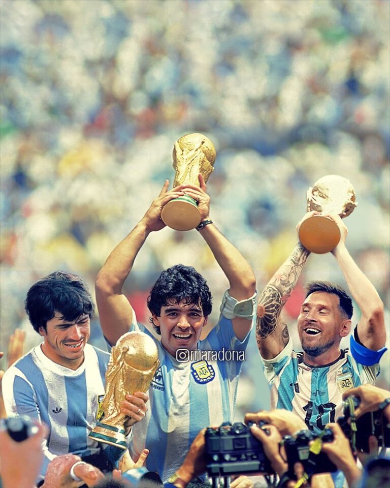 Diego Maradona Instagram - ARGENTINA CAMPEÓN DEL MUNDO!!! Imagino tu orgullo, viejo... Gracias por una nueva alegría 🇦🇷❤️