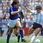 Diego Maradona Instagram - El segundo partido del Mundial 1986 fue contra Italia, los campeones del mundo en aquél momento. Todos ellos te conocían bien, porque ya jugabas en el Napoli. Tu amigo Salvatore Bagni te siguió por toda la cancha. Con él se iban alternando De Napoli, Scirea, Vierchowod, Cabrini y Di Gennaro, para evitar las amonestaciones. Fue un partido difícil, muy físico. Y en la jugada del gol sabías que la única oportunidad de superar a Scirea era pegándole a la pelota en el aire, antes de que caiga. Eso sorprendió también al grandísimo Giovanni Galli, que esperaba un cañonazo, pero la acariciaste con la mano. Volaré...🇦🇷 Estadio Cuauhtemoc Puebla