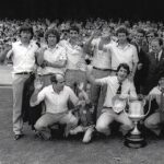 Diego Maradona Instagram - Esa sonrisa... Hoy, hace 40 años, el Barcelona obtuvo la Copa del Rey enfrentando al Real Madrid. Dirigidos por César Luis Menotti, con goles de Victor y Marcos, en el minuto final. Un triunfo inolvidable... Camp Nou Stadium