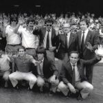 Diego Maradona Instagram - Esa sonrisa... Hoy, hace 40 años, el Barcelona obtuvo la Copa del Rey enfrentando al Real Madrid. Dirigidos por César Luis Menotti, con goles de Victor y Marcos, en el minuto final. Un triunfo inolvidable... Camp Nou Stadium