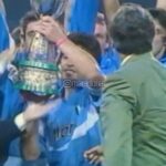 Diego Maradona Instagram - En 1990, dos meses después del Mundial de Italia, los napolitanos volvieron a cantar "Argentina, Argentina!!!". Esta Supercopa fue el último título que ganaste con el Napoli, un día como hoy. Fue 5-1 contra la Juventus, nada menos. En este fútbol casi sin memoria, homenajeamos desde aquí a todos tus compañeros. Alcanza con ver sus caras de felicidad. Forza Napoli sempre 💙