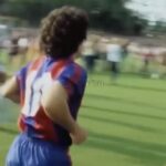 Diego Maradona Instagram - Se cumplieron 40 años de tu debut en el Barcelona. Fue en un partido amistoso contra el @sv_meppen1912, de Alemania. En Argentina, vos formabas parte de una lista de jugadores intransferibles al exterior. No querías irte, pero tampoco podías. Por lo menos hasta que terminara el mundial de España. ¿Alguien se imagina que esto pase hoy en día? Un beso al cielo ❤️ Meppen