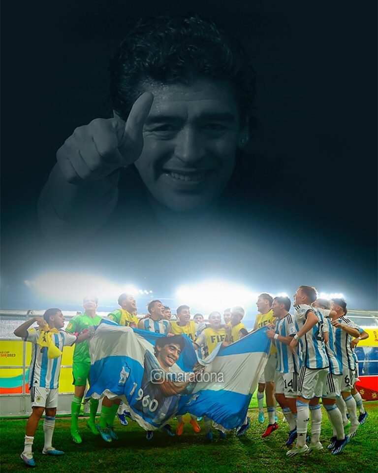 Diego Maradona Instagram - “Por suerte la era de Maradona terminó”. Gracias a nuestra selección Sub-17 por hacer hoy partícipe a nuestro papá de esta importante victoria. Que lo hayan hecho ustedes, los más jóvenes de nuestro país, significa un mundo ❤️🇦🇷