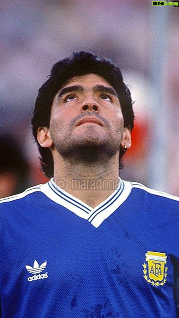 Diego Maradona Instagram - Feliz Día del Himno Nacional Argentino 🇦🇷