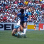 Diego Maradona Instagram - Miren bien todas esas caras. Con esa misma expectativa y emoción, les deseamos que este 2022 sea un GOLAZO!!! ❤️ . . . . . . . . . . Guarda bene tutte quelle facce. Con quella stessa speranza ed emozione... che questo 2022 sia un GRAN GOL!!! ❤️ . . . . . . . . . . Look closely at all those faces. With that same expectation and excitement, we wish you that this 2022 be a GREAT GOAL!!! ❤️