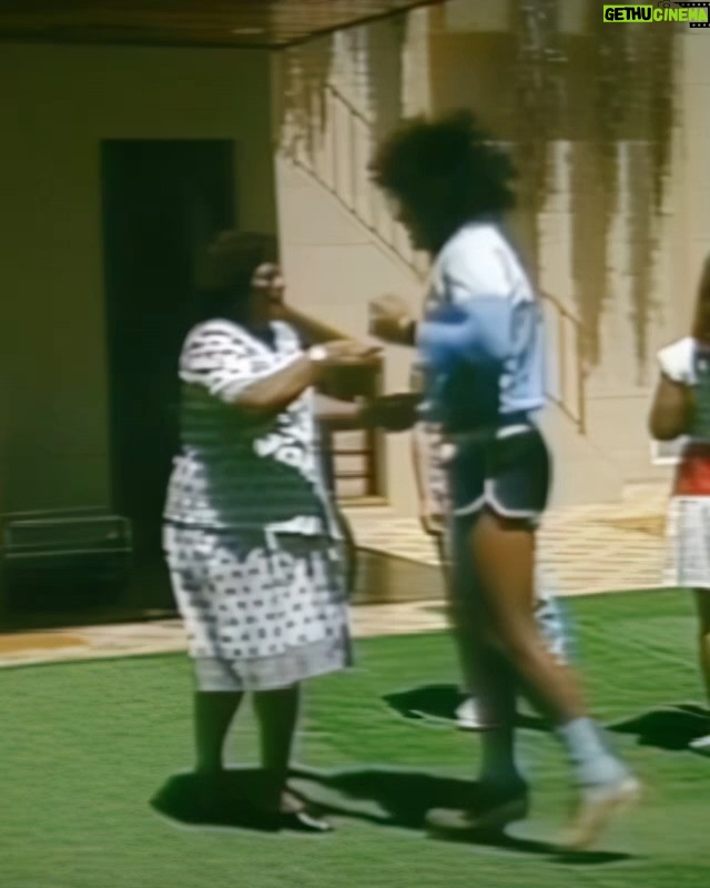 Diego Maradona Instagram - Para vos siempre fue "La Tota y diez más". Un beso gigante para todas las mamás en su día ❤