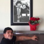 Diego Maradona Instagram - Feliz Día Mama, te amo, te extraño. Les deseo de corazón, un feliz día a todas las madres, en especial a mis hermanas, Ana, Kiti, Lili, Mari y Cali ❤