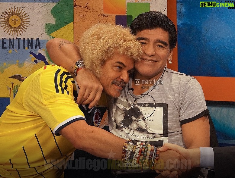 Diego Maradona Instagram - Hoy cumple años una gloria del fútbol, un jugador indescifrable, y una excelente persona. Muchas felicidades @PibeValderramap y gracias por tu amistad!!! #todobientodobien