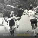 Diego Maradona Instagram - Un día como hoy, jugamos el tercer partido del Mundial Juvenil de 1979. Esta vez fue contra Polonia, que había ganado también sus dos partidos anteriores. Nosotros jugamos con varios suplentes, pero el equipo jugó bárbaro. Y lo ganamos 4-1. De este partido nos quedaron dos cosas marcadas a fuego. Una fue que al arquero polaco lo cambiaron a mitad del primer tiempo, porque @Gabriel_Calderon_coach y yo lo vacunamos desde afuera del área. Entonces entró el suplente, y al toque @JuaneSimon60 hizo un gol MARAVILLOSO, también desde afuera del área. Y ahí Macaya Márquez dijo: "¡Ya no quedan más arqueros en el banco de Polonia!". Y la segunda, es que hoy se cumplen 41 años del único gol que hizo Juan Simón en toda su carrera 😂. Salud Juan, salud muchachos!!! 💪🇦🇷 Ōmiya-ku, Saitama