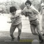 Diego Maradona Instagram - Año 1980, y nosotros entrenando con la Selección Argentina en el Hyde Park de Londres. ¿Te acordás Beto? Los campeones del mundo, entrenando en un parque, entre la gente. Te mando un muy feliz cumpleaños, querido @JuanAlbertoBarbas!!! 🇦🇷