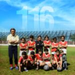 Diego Maradona Instagram - Don Francis, Montañita, Santa, Pelu, el Pingüino, Veneno, Oscarcito, Herrerita, Goyito, el Mono, yo, Polvorita y Fernando, nuestra mascota. Todos, defendiendo tus colores desde Cebollitas. Felices 116 años, @AAAJOficial!!! ❤🐞 Estadio Diego Armando Maradona