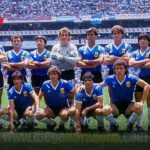 Diego Maradona Instagram - Quiero agradecerle a la @AFA.Oficial y a Futbolistas Argentinos Agremiados, por este homenaje. Que el Día del Futbolista Argentino sea recordado en la fecha en que le ganamos a Inglaterra, en el '86, es un honor. Y quiero compartirlo con todos mis compañeros. Este homenaje es también para ellos. Porque ese partido, ese mundial, lo ganamos entre todos. Y recordar al maestro Ernesto Grillo, a quien conocí, y con quien también tengo el honor de compartir este reconocimiento. Estadio Azteca