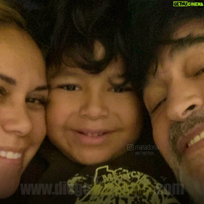 Diego Maradona Instagram - Les presentamos a Lola Maradona!!! Muchas gracias @linocartucho5 por este hermoso regalo...