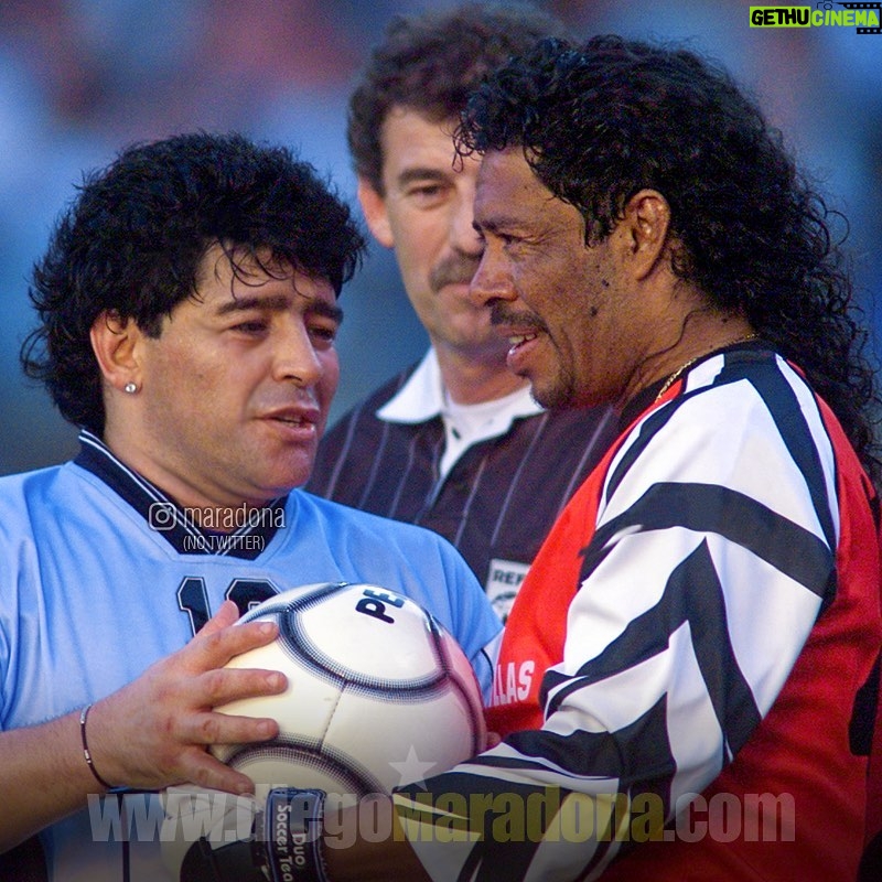 Diego Maradona Instagram - Feliz cumpleaños @HiguitaRene1, un honor para mí que hayas estado presente en mi partido homenaje, junto a tu hijo. Un gran abrazo, crack!!! 💪🦂