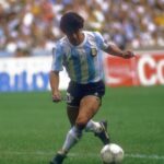 Diego Maradona Instagram - Un día como hoy, en la semi de México '86, la Selección enfrentaba a Bélgica, que venía de eliminar a la temible URSS. Sobrevolaba el recuerdo del mundial anterior, pero no hubo caso, el equipo jugó en gran forma y consiguió una victoria indiscutible. Para nosotros, éste fue tu mejor partido del mundial, con dos goles hermosos. Una vez más, Argentina llegaba a una final de la copa del mundo 🇦🇷 Estadio Azteca