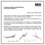Diego Maradona Instagram - Hoy queremos anunciarles el comienzo del proyecto Memorial donde nuestro padre encontrará descanso eterno cerca del amor del pueblo argentino. El @m10memorial será emplazado en la Explanada del Bajo de la Ciudad de Buenos Aires y culminará su construcción en 2025. Para honrar su legado y cumplir su voluntad, esta tarde participamos de la firma de los compromisos correspondientes y de un homenaje para dar inicio a esta nueva etapa. Agradecemos al Gobierno Nacional, al Gobierno de la Ciudad y a la Corporación Puerto Madero por su colaboración y compromiso. En cada mural, tatuaje, canción y homenaje, nuestro padre está presente. Gracias a la comunidad maradoneana por el amor de siempre. #m10memorial #m10 #diego10 #diegomaradona #diegoeterno #parasiemprediego Ciudad Autónoma de Buenos Aires