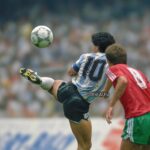 Diego Maradona Instagram - Un poco de magia para recordar el partido contra Bulgaria, un día como hoy, en México '86. Esta victoria por 2-0, con goles de Valdano y Burru, fue clave para clasificar primeros y definir el equipo que terminó consagrándose campeón del mundo ❤️🇦🇷 Estadio Olimpico Universitario