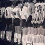 Diego Maradona Instagram – Hoy se cumplen años de este partido amistoso contra la Unión Soviética, en 1982. Y se nos vino a la mente esta otra foto, también contra la Unión Soviética, pero en Italia 1990. La misma toma, la misma pose, el mismo rival, en circunstancias muy distintas, y con la misma pasión de siempre 🇦🇷