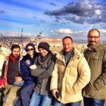Dilara Gönder Instagram - Zor İşler ekibi..sol baştan:ahmet(@omarsilya) ,ben,Bora (@boraoyaci ), Kanan,Gürkan(@gurkanozgumus ) #kapadokya #ballon