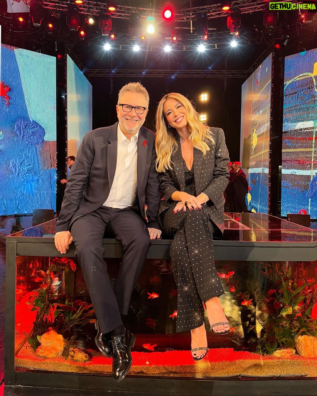Diletta Leotta Instagram - Last special night ✨ @fab.fazio @chetempochefa @mammadilettante