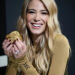 Diletta Leotta Instagram - Juventus-Napoli tracklist Campioni del Mondo 🏍✅ Merenda 🍔✅ Maglie termiche ❄️✅ Sorrisi 🙃✅ Show 🔥⚽️✅ Allianz Stadium