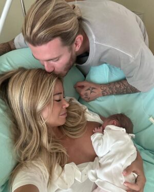 Diletta Leotta Instagram - Today I was reborn through you
Welcome Aria 🩷
You are the best gift we could have asked for🥹🥰 

Oggi rinasco con te. 
Benvenuta Aria 🩷
Sei il regalo più bello che potessimo ricevere 🥹🥰
