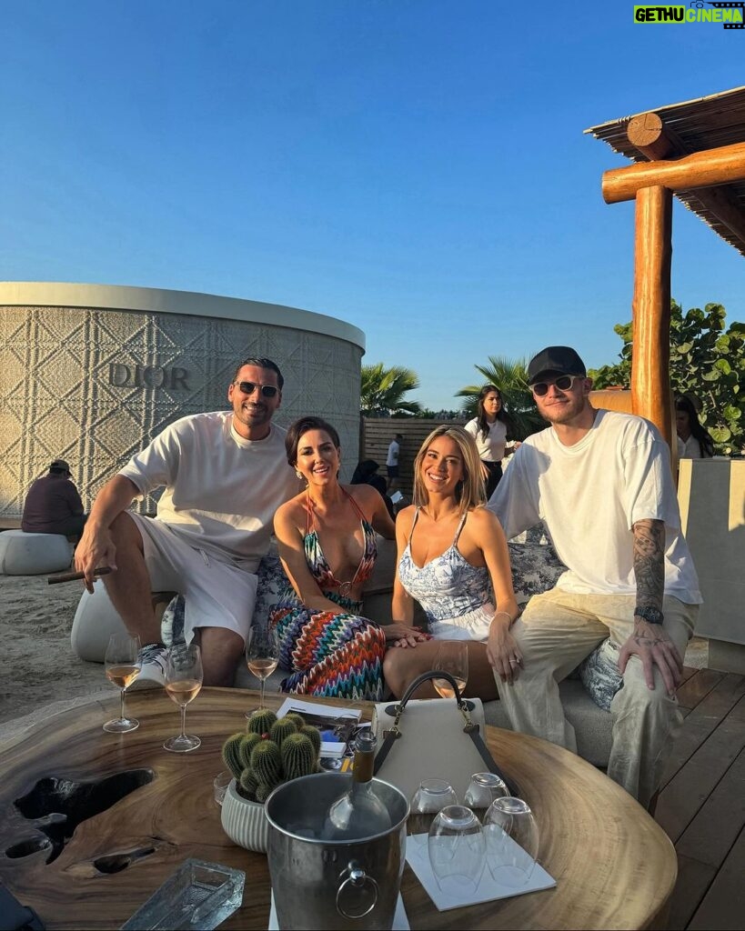 Diletta Leotta Instagram - Holiday, family, friends and a lot of love 😍🫶💞