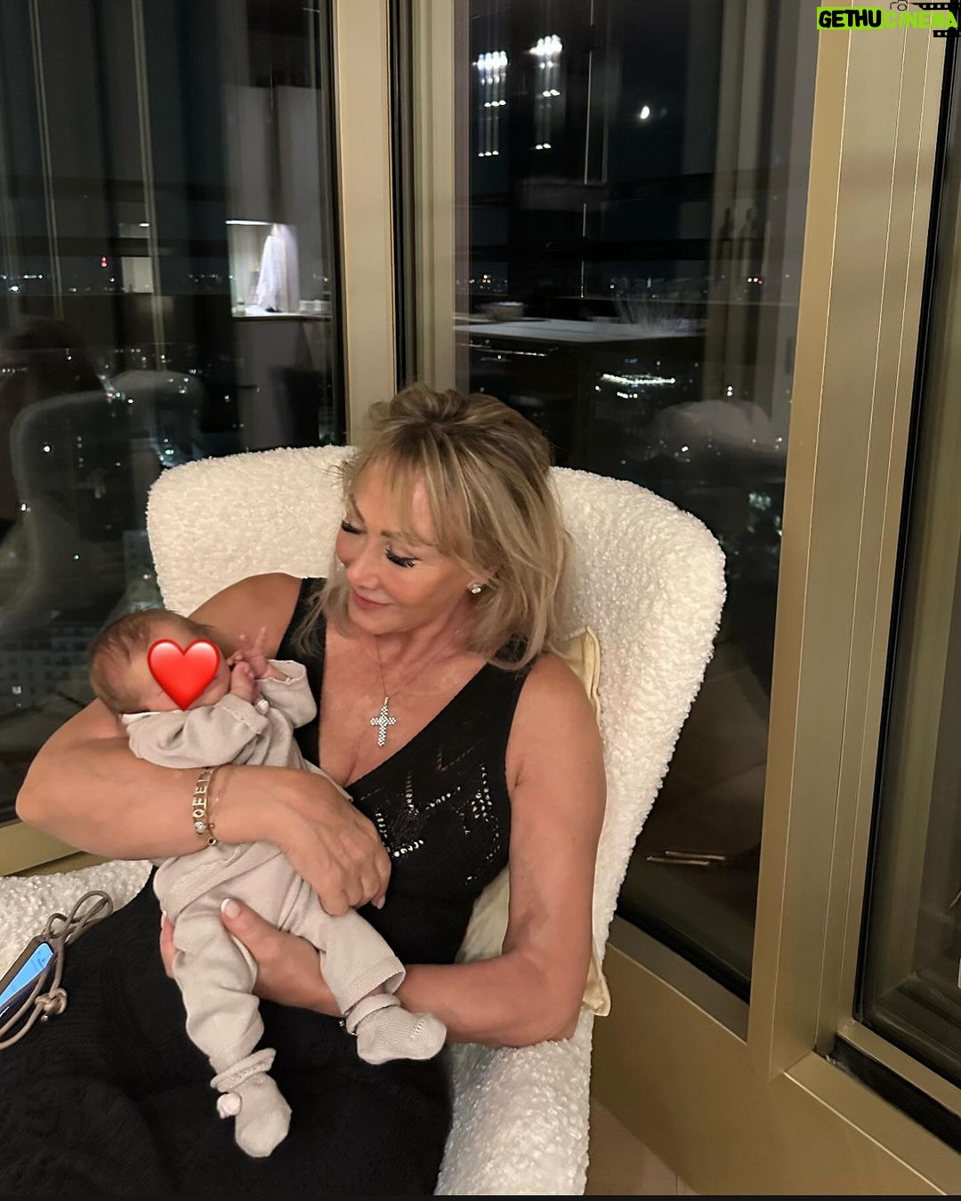 Diletta Leotta Instagram - happy birthday to the strongest and sweetest mother and grandmother 🩷 Auguri Mami 🥰 @ofelia_casto