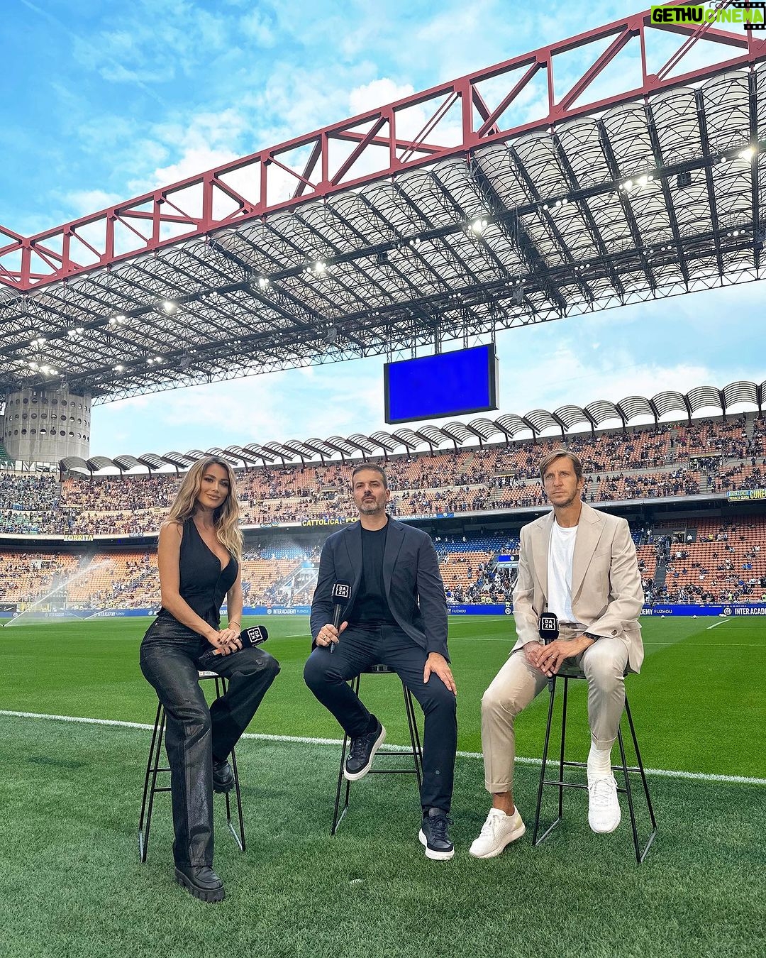 Diletta Leotta Instagram - Entusiasmo a mille! Grazie a tutt* voi per la super accoglienza non vedevo l’ora di tornare 🏟️⚽️💪