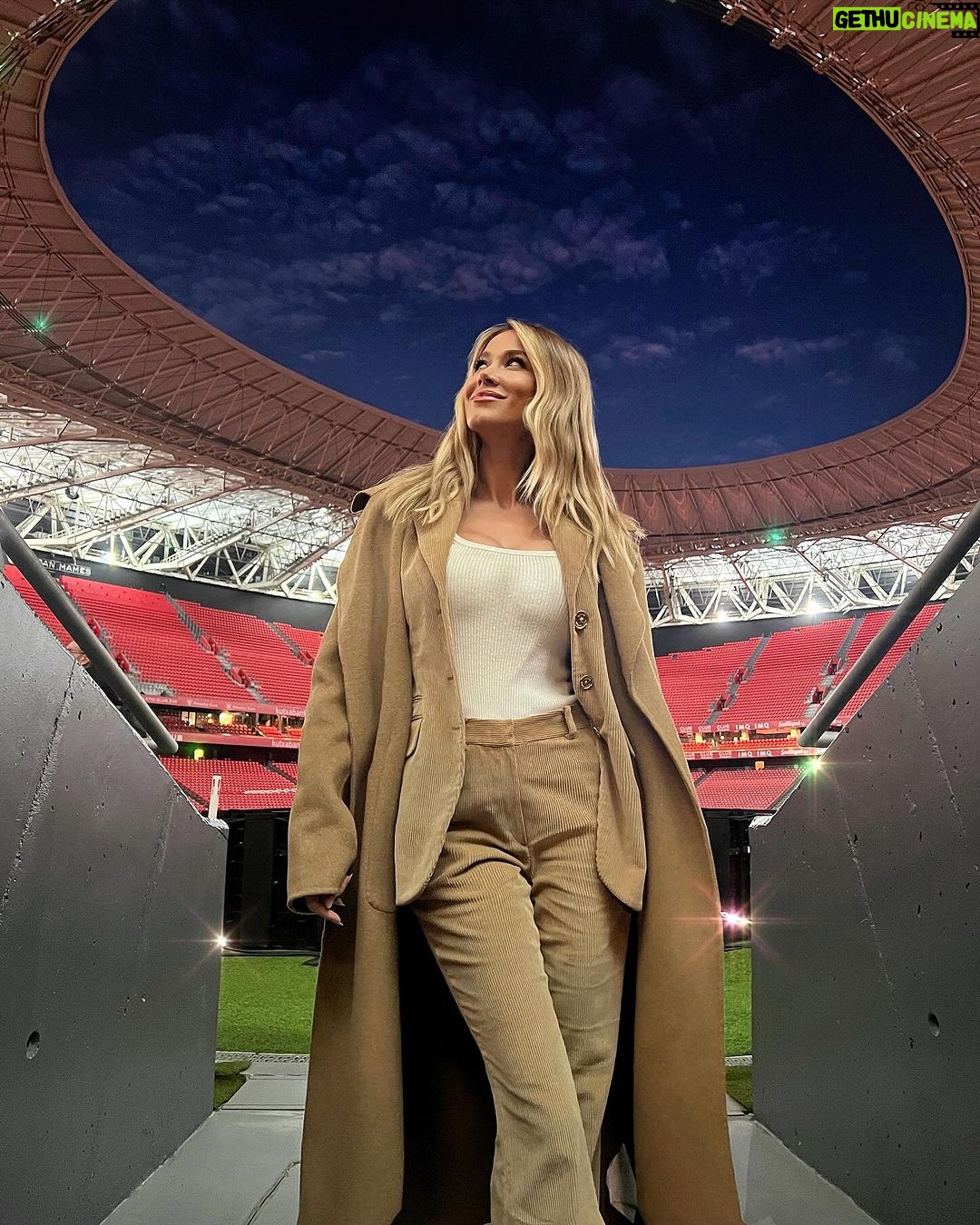 Diletta Leotta Instagram - En la Catedral 🏟️ San Mamés Stadium