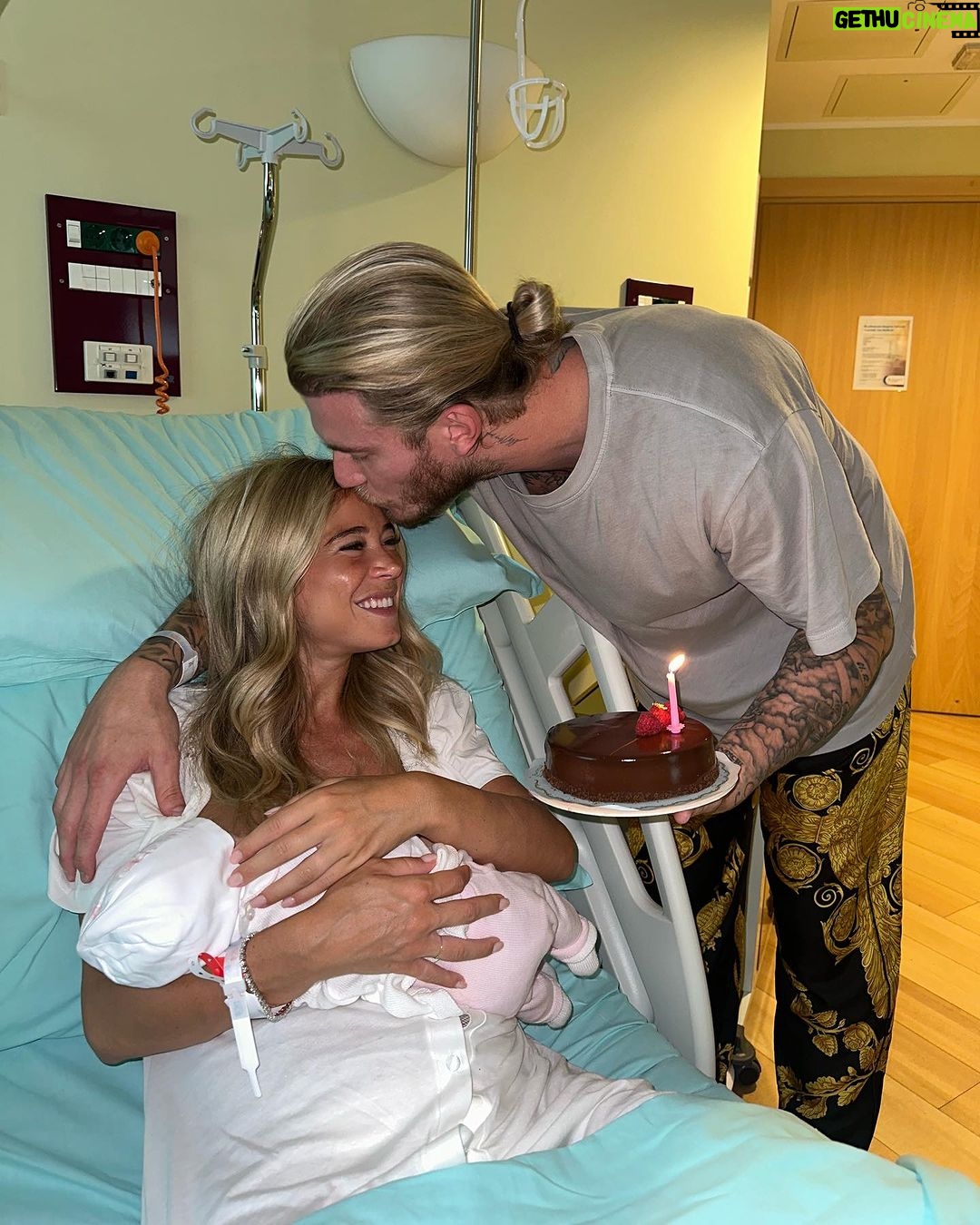 Diletta Leotta - 1 Million Likes - Today I was reborn through you
Welcome Aria 🩷
You are the best gift we could have asked for🥹🥰
Oggi rinasco con te.
Benvenuta Aria 🩷
Sei il regalo più bello che potessimo ricevere 🥹🥰