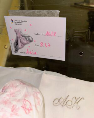 Diletta Leotta Instagram - Today I was reborn through you
Welcome Aria 🩷
You are the best gift we could have asked for🥹🥰 

Oggi rinasco con te. 
Benvenuta Aria 🩷
Sei il regalo più bello che potessimo ricevere 🥹🥰