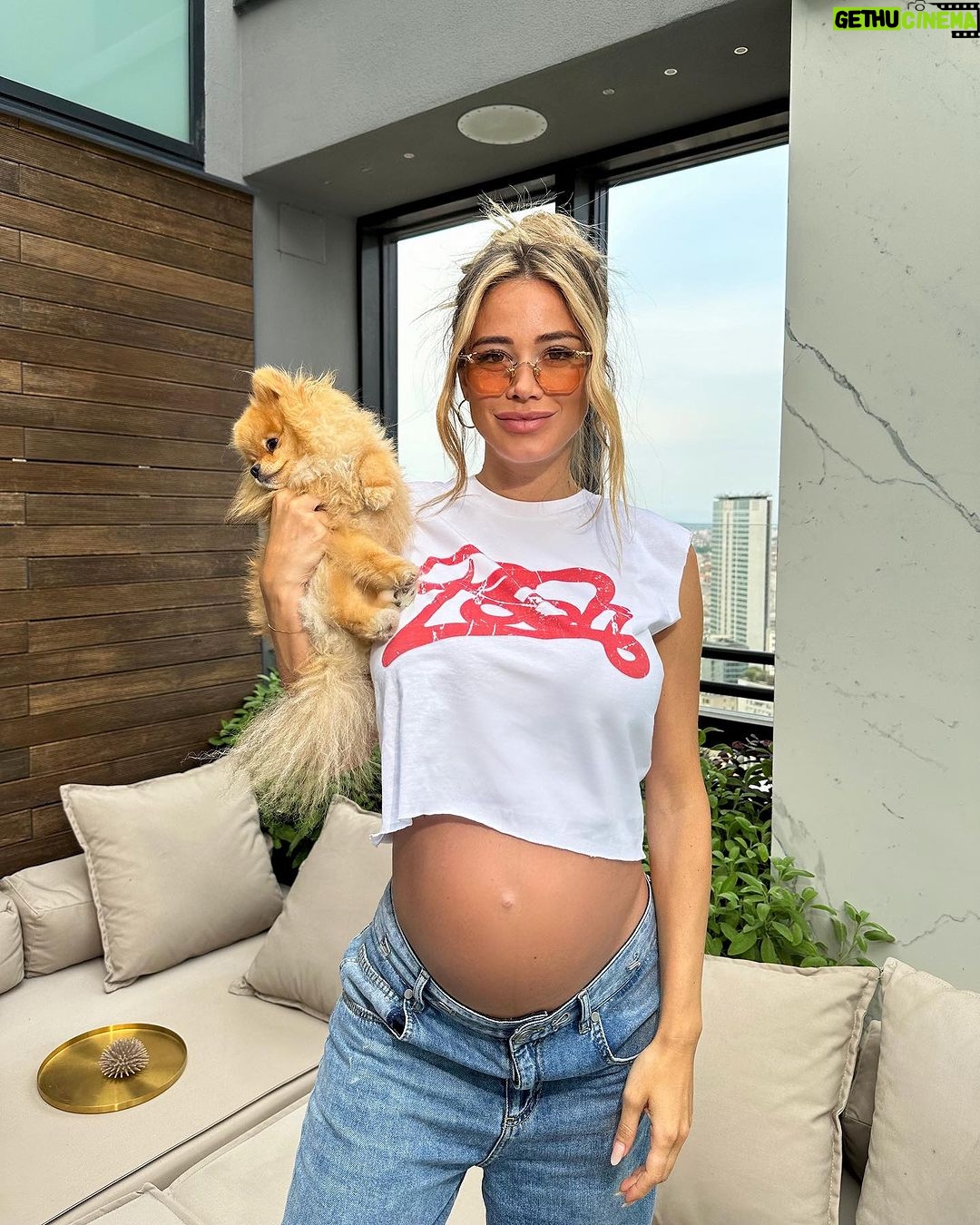 Diletta Leotta Instagram - Secondo voi a quale concerto sto andando? 🤟🏻 (Solo risposte sbagliate) 😂