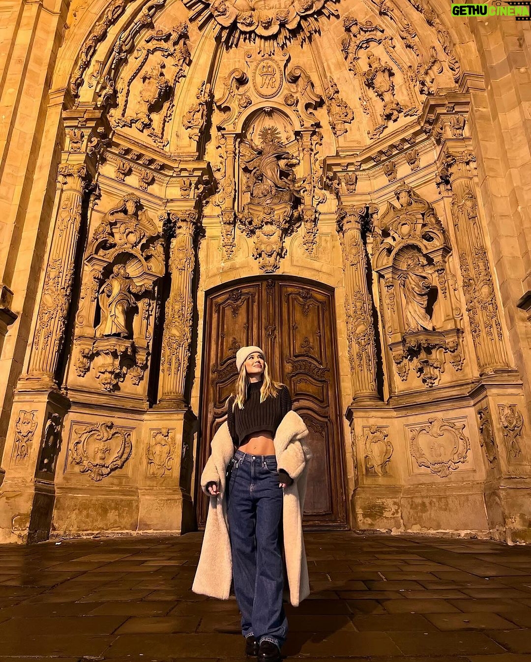 Diletta Leotta Instagram - Una terra e un popolo unici. Per scoprire, attraverso il calcio, tutta la magia dei Paesi Baschi, basta guardare Missione: Bilbao 🏟️ ⚽️ 🌊 @dazn_it @laliga Pais Vasco, España