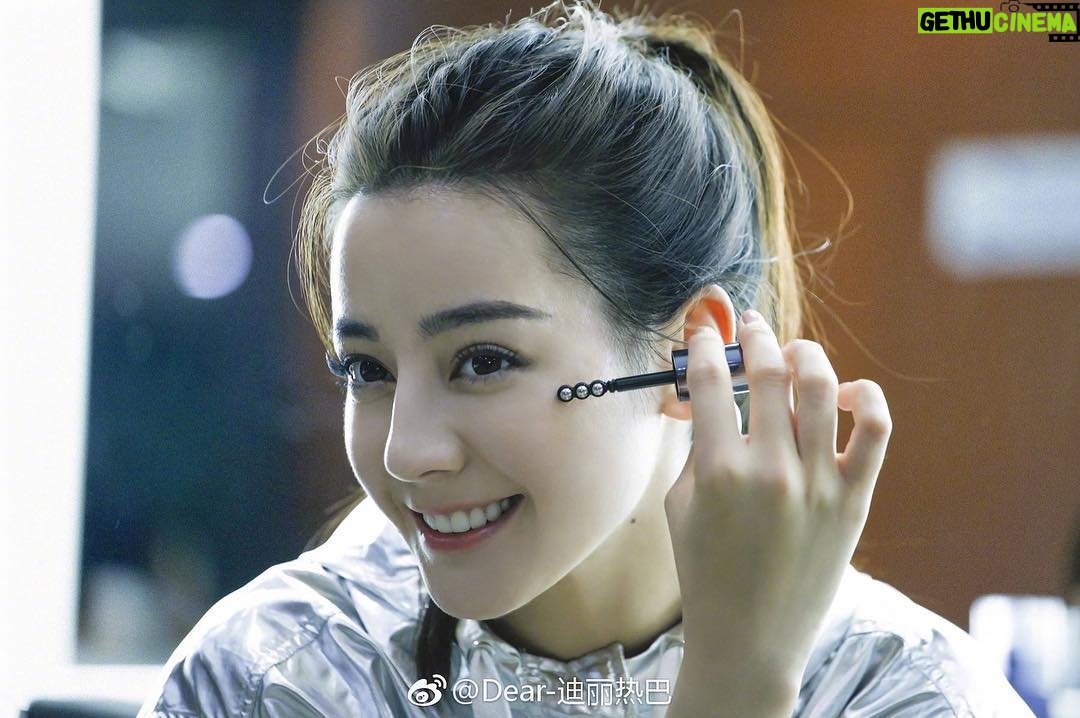 Dilraba Dilmurat - 13.6K Likes - 熬夜不怕黑眼圈😁