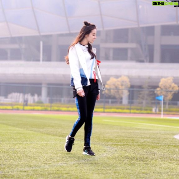 Dilraba Dilmurat Instagram - 没有知觉的一个姑娘😯