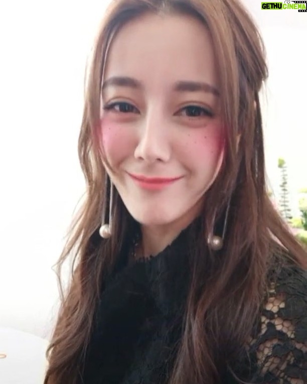 Dilraba Dilmurat - 14.8K Likes - 所以到底什么事情真的假的😂