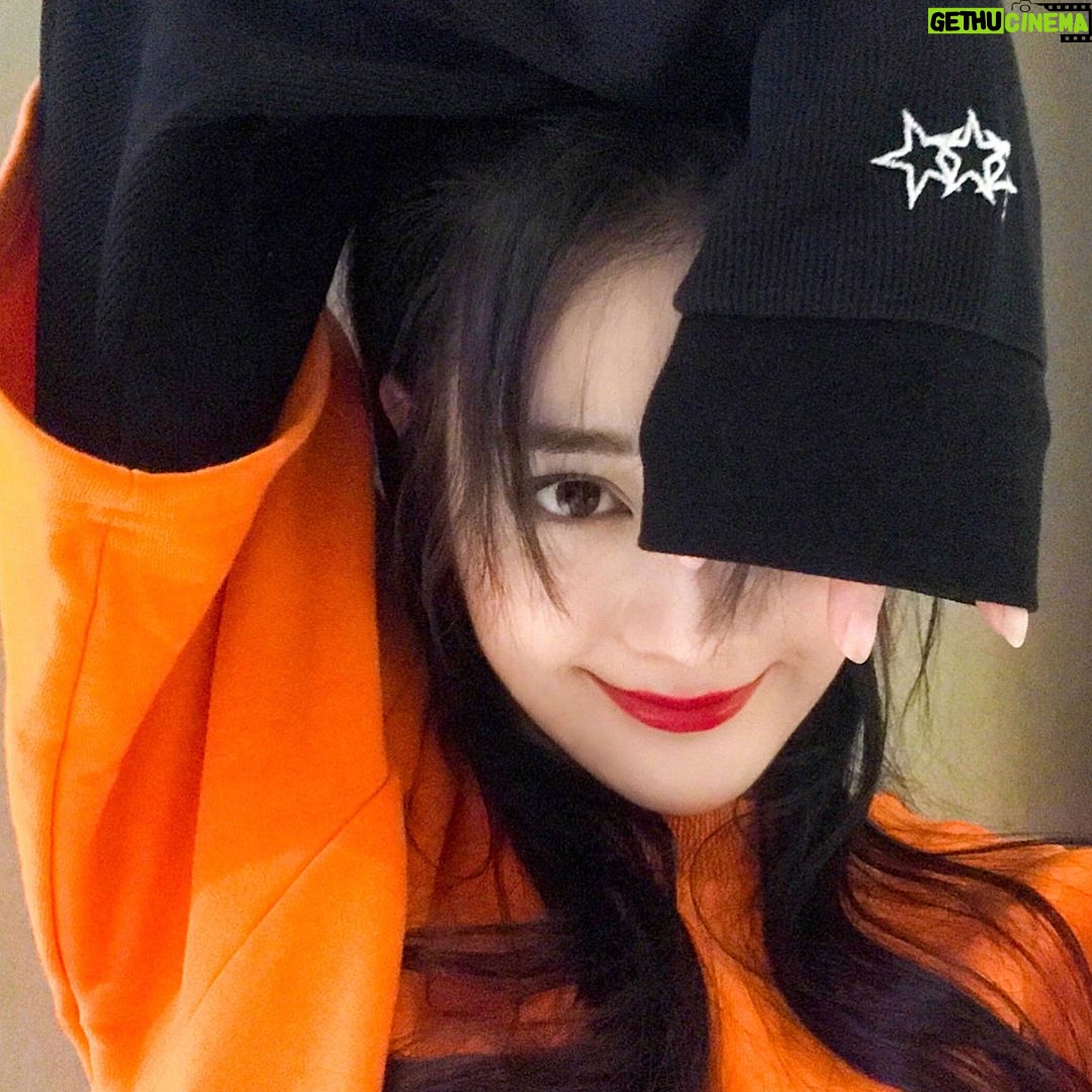 Dilraba Dilmurat - 14.4K Likes - 对不起爱丽丝们,来晚了❤️