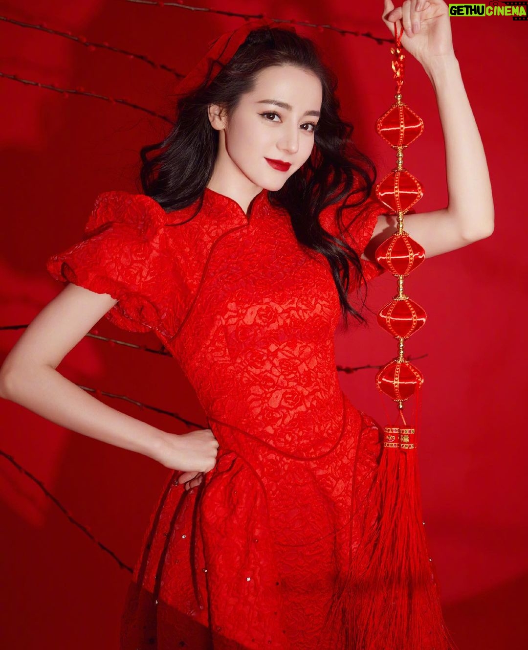 Dilraba Dilmurat - 28.5K Likes - #春晚#牛年如意祝你们万事顺意,身体健康,平安幸福~☺️