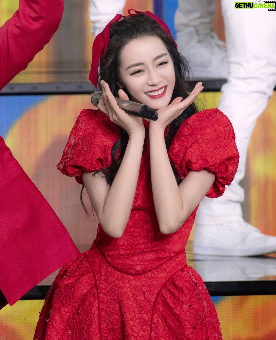 Dilraba Dilmurat - 28.5K Likes - #春晚#牛年如意祝你们万事顺意,身体健康,平安幸福~☺️