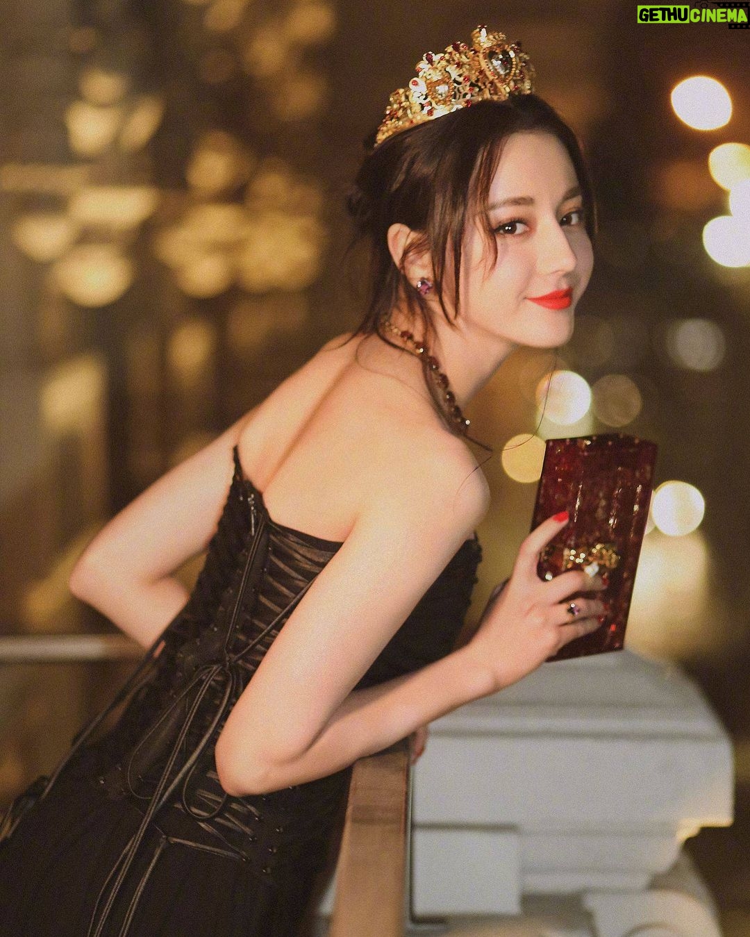 Dilraba Dilmurat - 27.9K Likes -