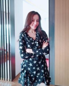 Dilraba Dilmurat Instagram - 摇头舞