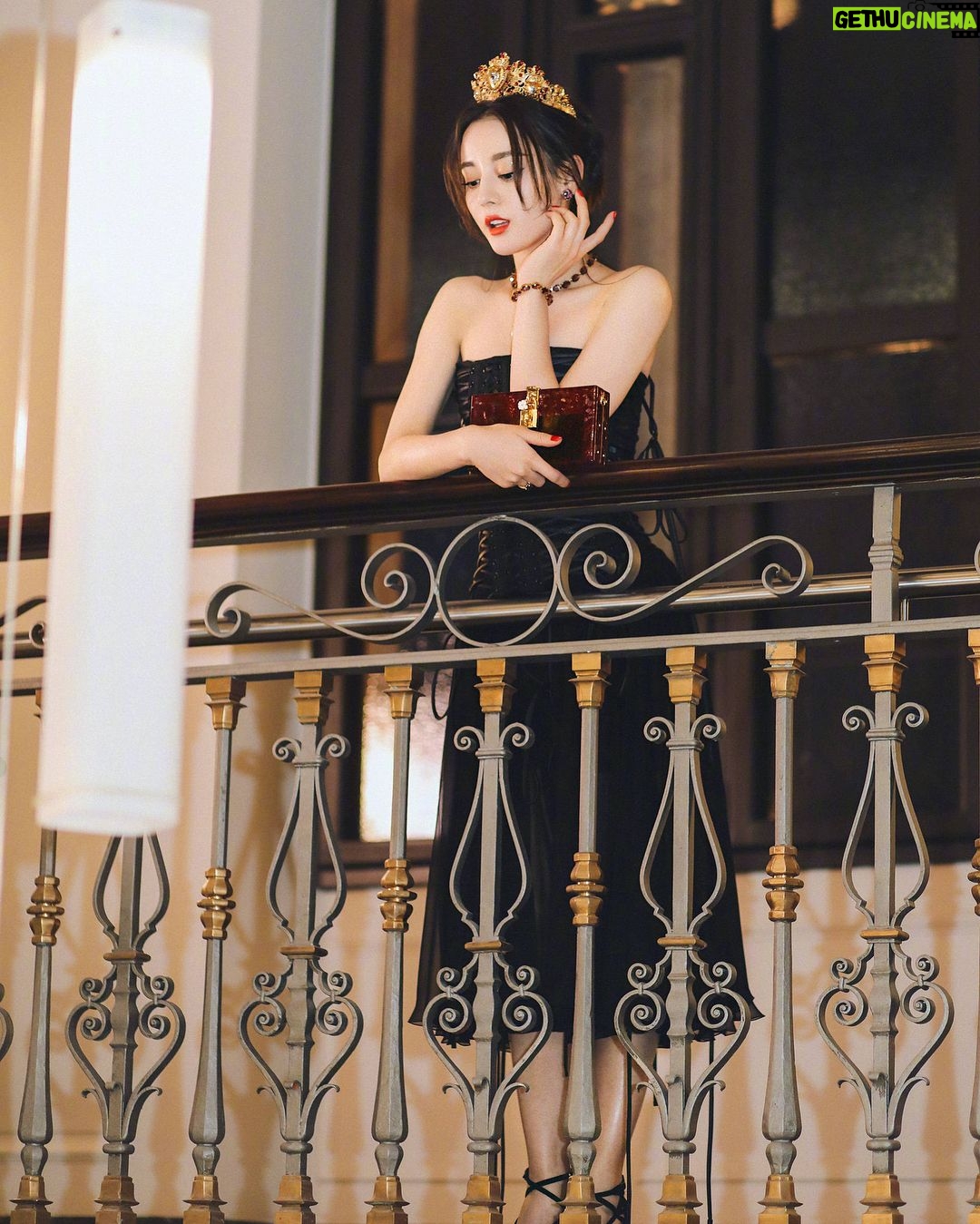 Dilraba Dilmurat - 27.9K Likes -
